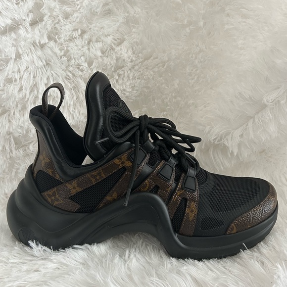 LV Archlight Sneakers size 41.0 - Picture 6 of 12